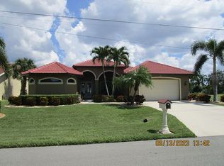 413 SE 10th Ave, Cape Coral, FL 33990