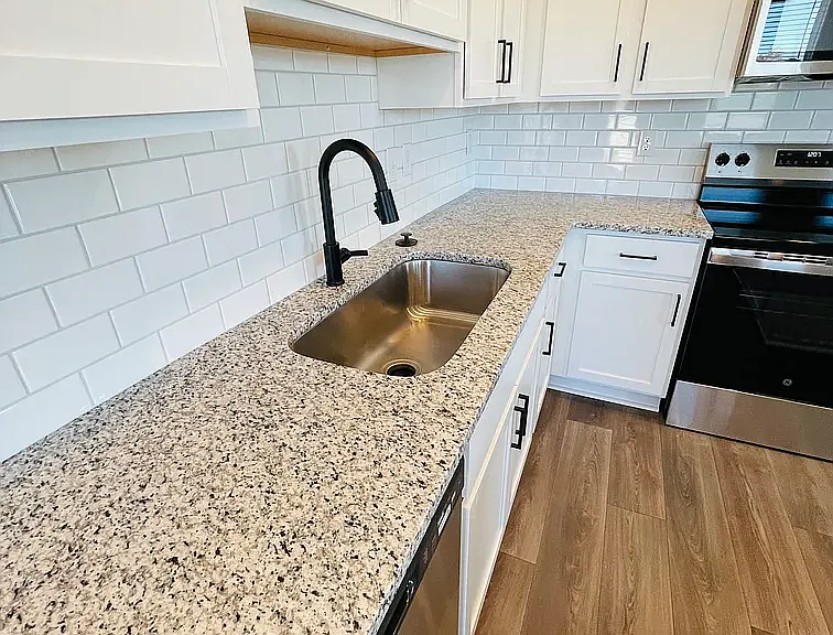 126 Lauren St — Photo 12