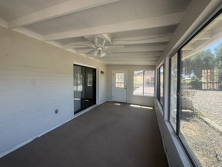 935 Country Club Dr — Photo 8