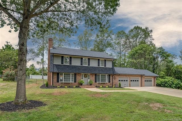 1st image of 315 Knollwood Dr