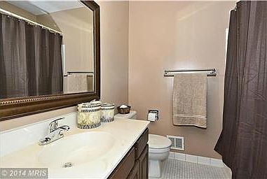2nd image of 705 N Abingdon St