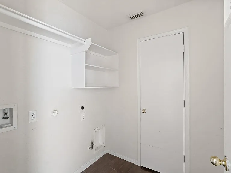 5823 Creektrace Ln — Photo 23