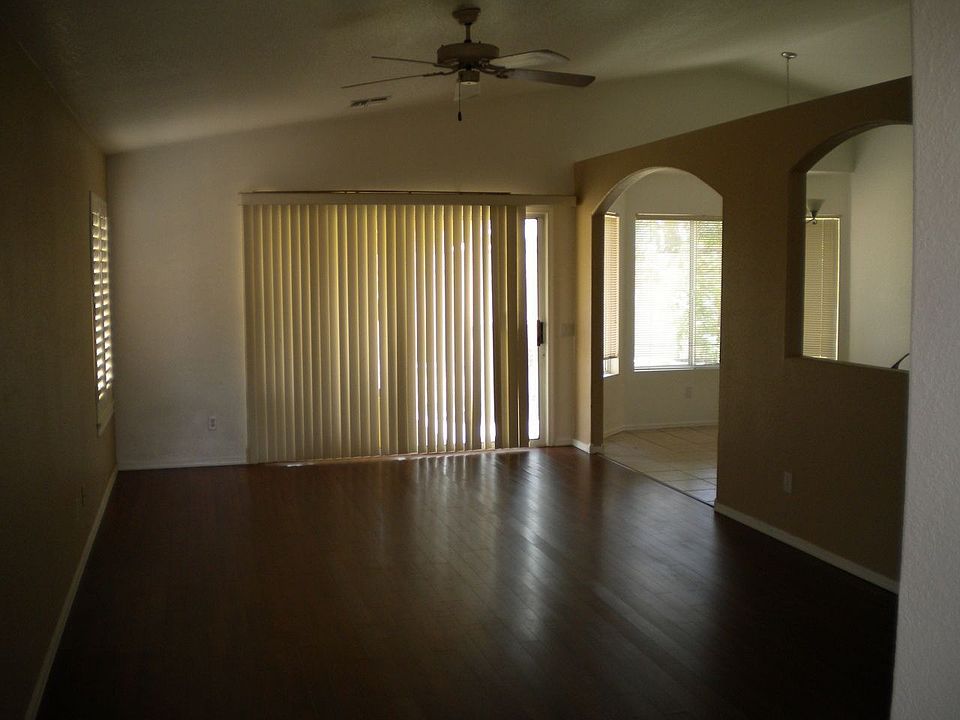 2nd image of 971 N Longmore St