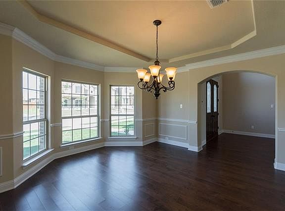 4th image of 8213 Fall Brook Dr