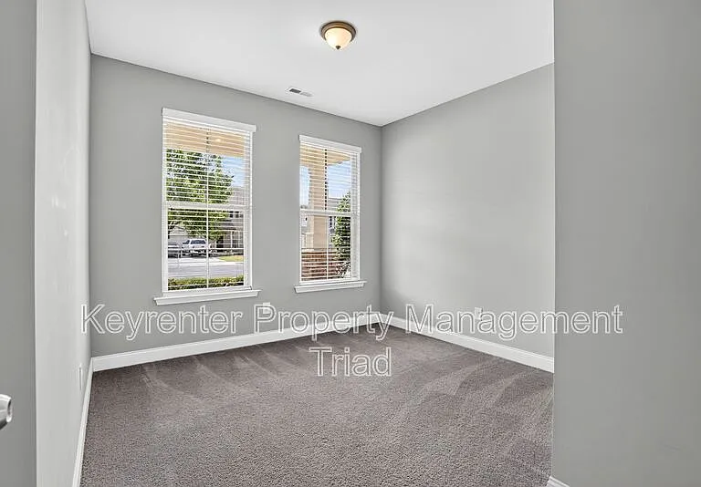 504 Eagles Way — Photo 18