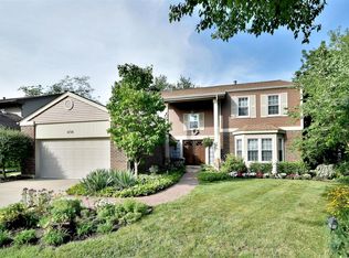 6756 Greenleaf St, Woodridge, IL 60517