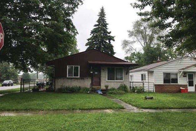 1st image of 27546 Long St