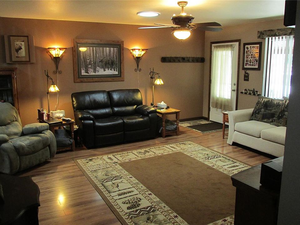 Large Living/Great room with solar tubes for extra light, ea