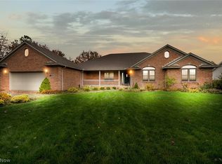 1138 S Azalea Blvd, Barberton, OH 44203