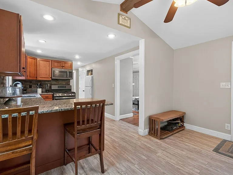 1 Abbott Cir — Photo 6