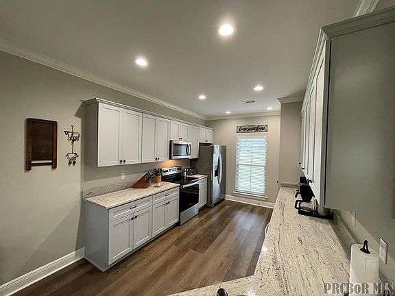 5th image of 2 Lynne Dr
