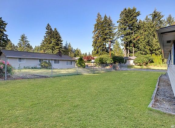 3rd image of 7206 183rd Ave E