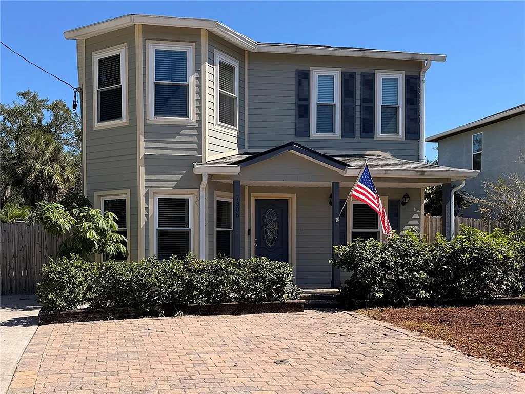 3 bed, 2.5 bath, 1920 sqft, $3,800 — Photo 1