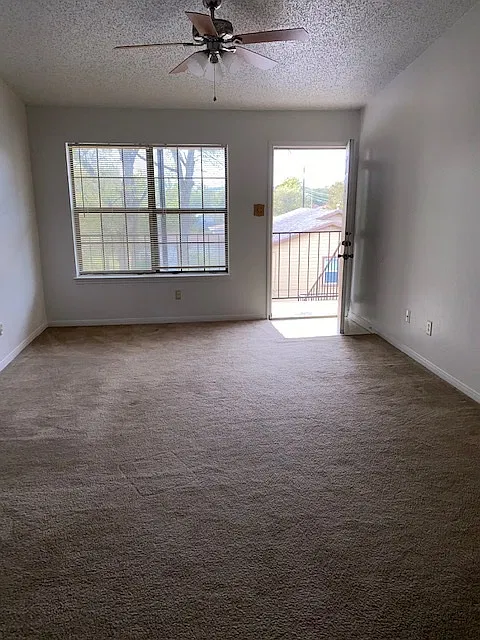 305 Veterans Avenue - E — Photo 2
