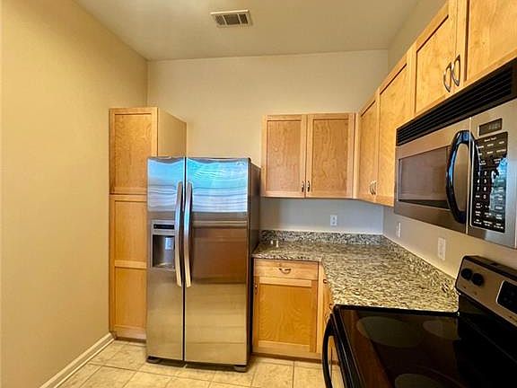 5th image of 870 Mayson Turner Rd NW Unit 1421