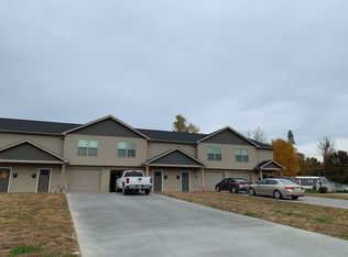 1909 E 9th St, Washington, MO 63090