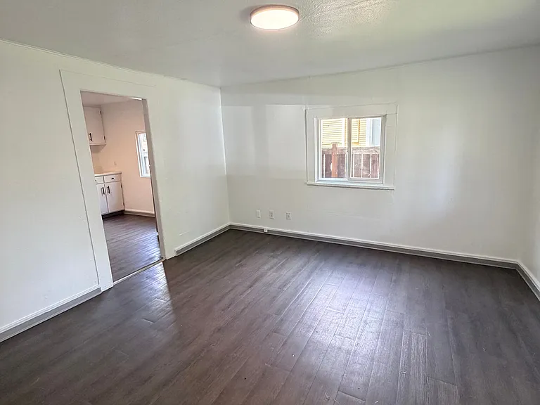 560 W 13th Ave — Photo 11