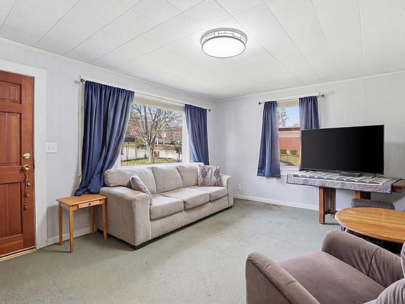 3rd image of 106 E Thompson St