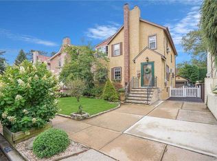 230 Bayview Ave, Merrick, NY 11566