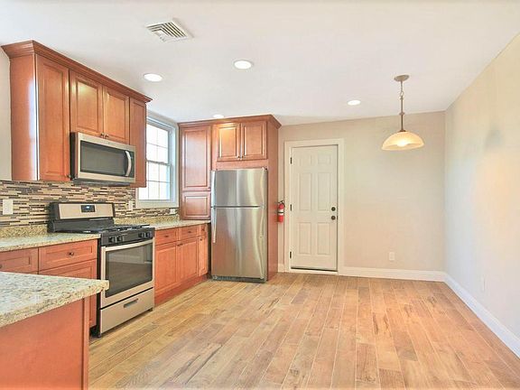 Eat In Kitchen