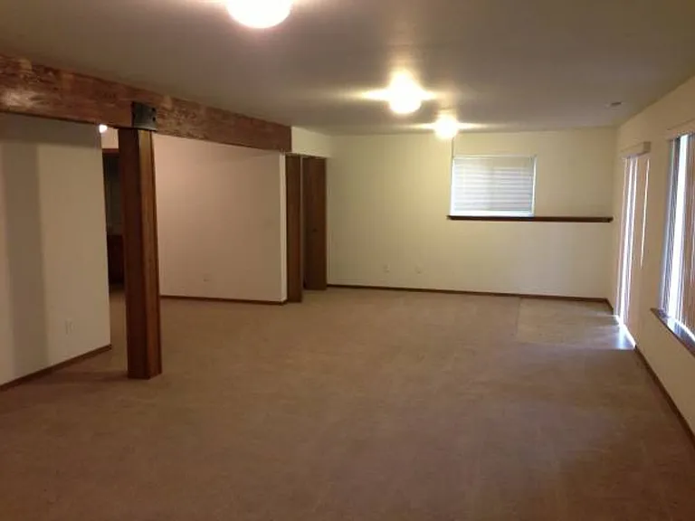 1321 Toledo St — Photo 7