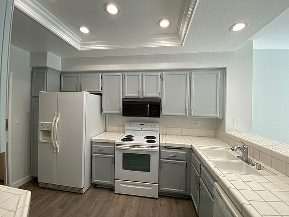 4th image of 7274 Shoreline Dr