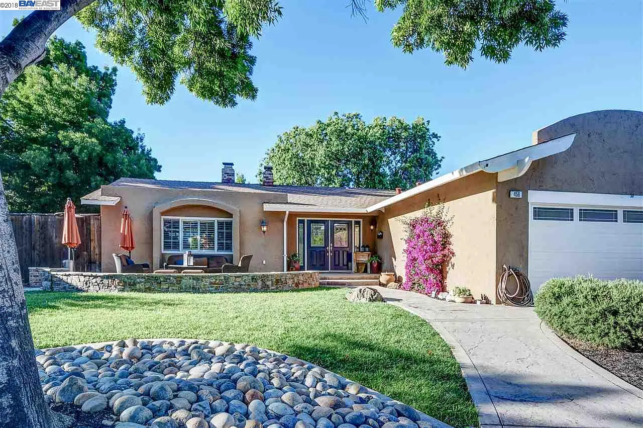 456 Alice Way photo 1