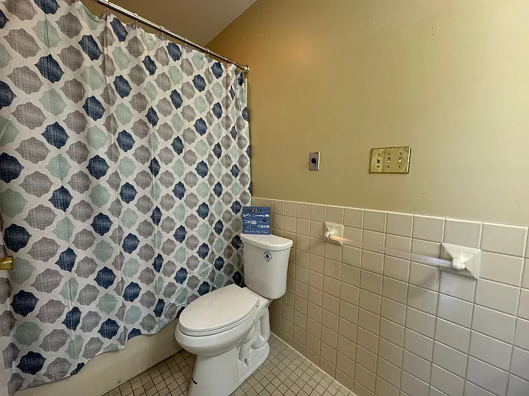 535 Main St #17 — Photo 9