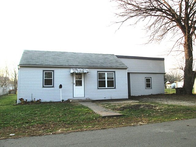 1st image of 412 N D St