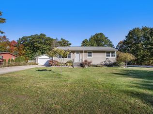 1514 W Sternberg Rd, Norton Shores, MI 49441