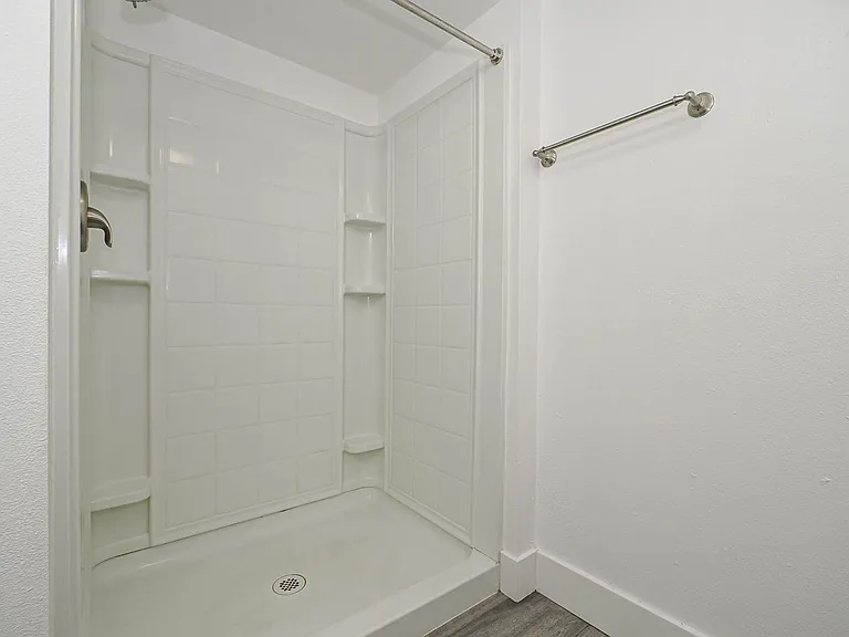 650 W 1000 N — Photo 27