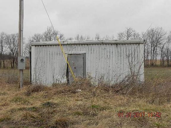 3rd image of 7181 N 1950th St