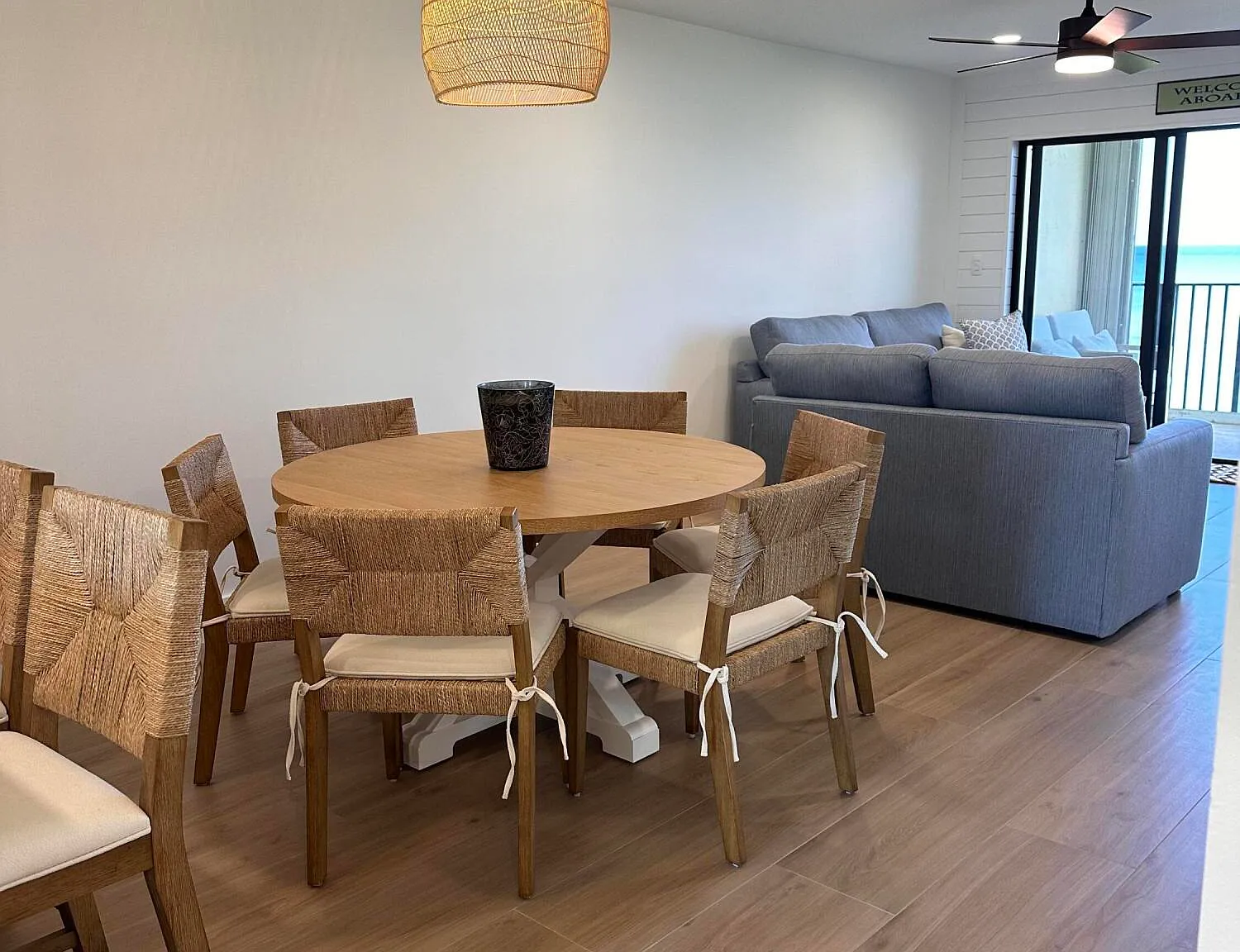 2 bed, 2.0 bath, 1053 sqft, $4,500 — Photo 3