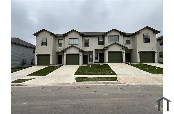 Building Photo - 7409 Savannah Brks #102