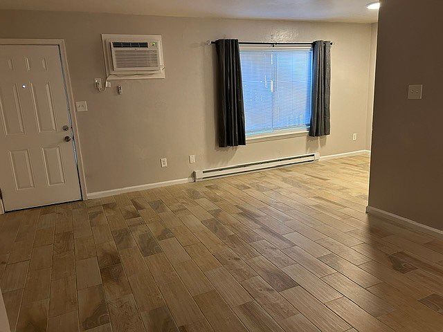 1st image of 1254 Hanson Ave