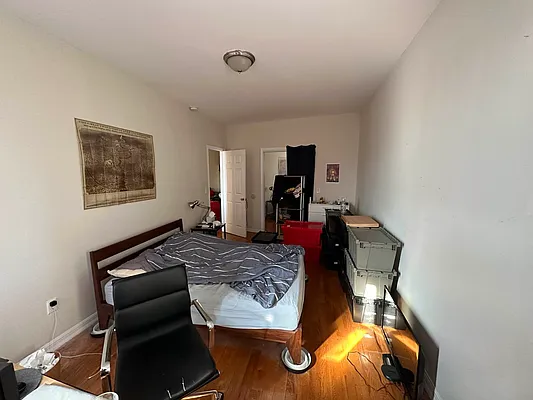 Rented by Premier Metro Realty Corp | media 10