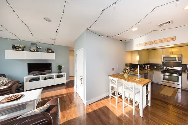 Rented by MNS | media 16