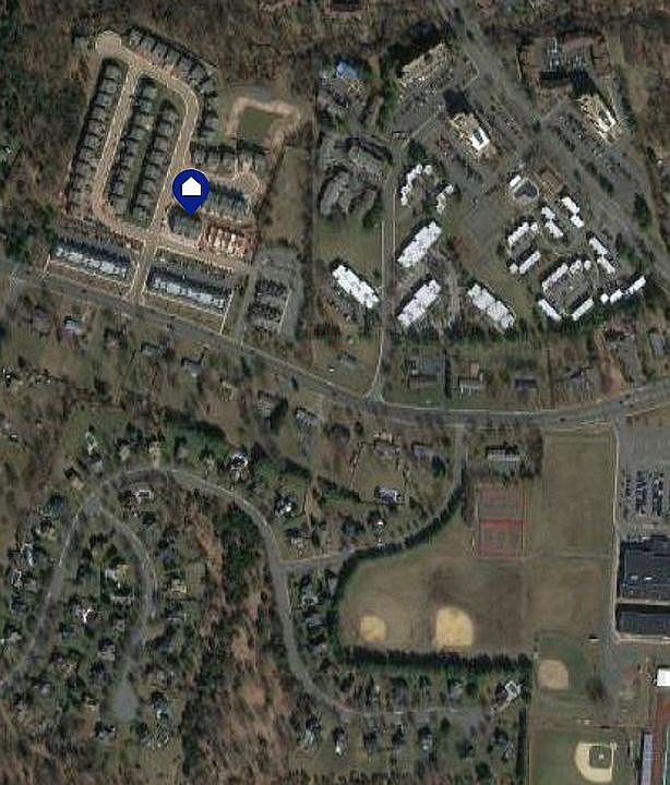 2nd image of 17A Tippet St Unit 217A