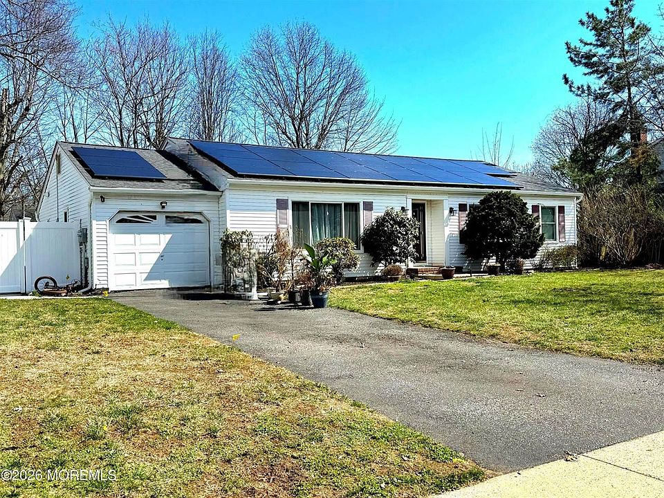 1st image of 715 Vivian Dr