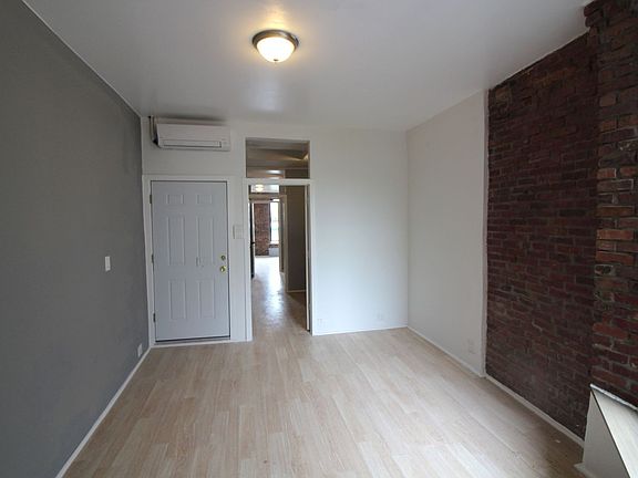 4th image of 584 Morgan Ave APT 4L