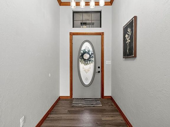3rd image of 104 NE 52nd St