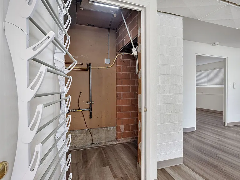1 Bed 1 Bath in Prime NW District! — Photo 8