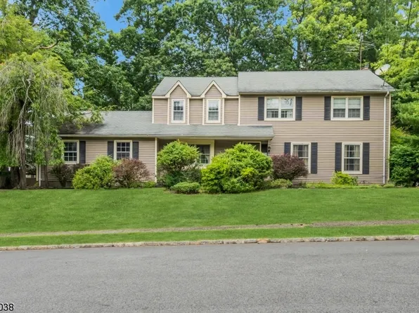 4 Twin Brook Rd, West Caldwell Twp., NJ 07006
