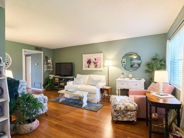 2600 SE Ocean Boulevard #BB3, Stuart, FL 34996