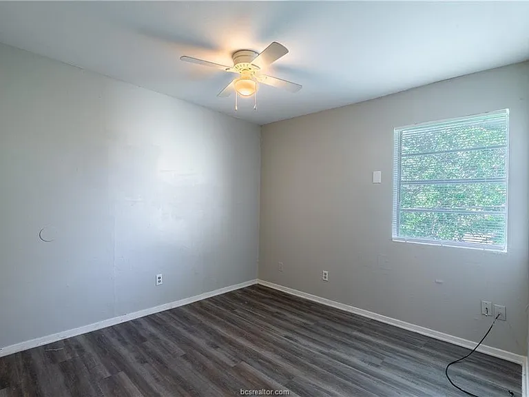 2706 Evergreen Cir #C — Photo 10
