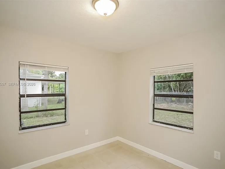 14640 Tyler St — Photo 7
