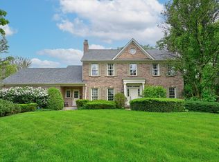 7 Ridge Farm Rd, Burr Ridge, IL 60527