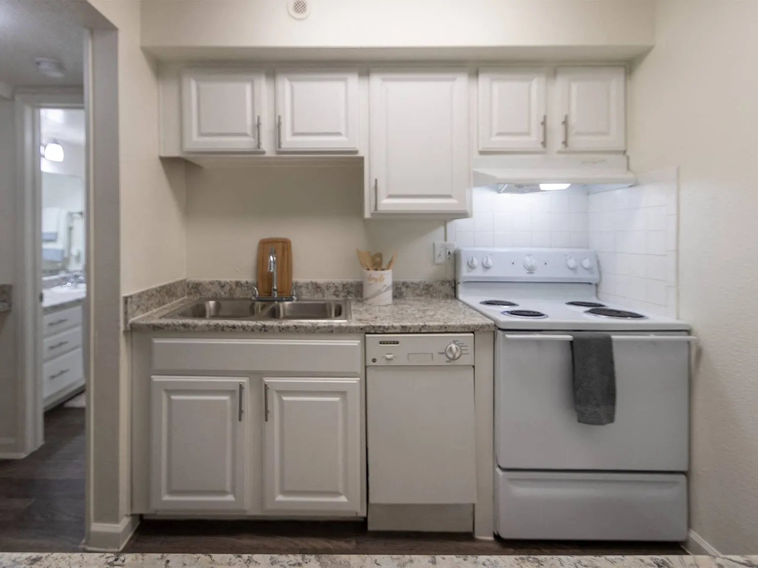 Princeton Court — Photo 2