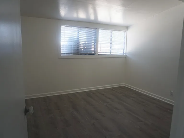 221 S Topo St — Photo 10