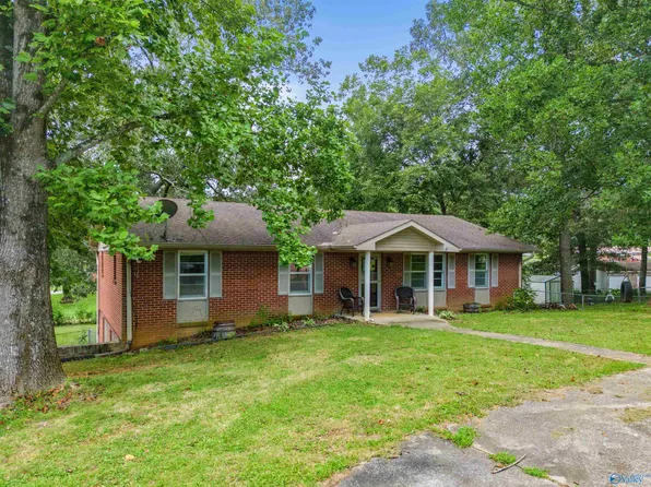 715 Duncan Creek Rd, Russellville, AL 35653
